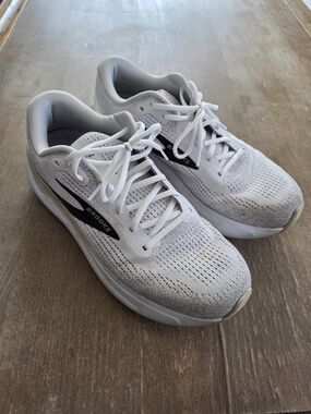 Brooks Ghost Max 2 Men's White Running Sneakers Size 12 - Lightweight Mesh